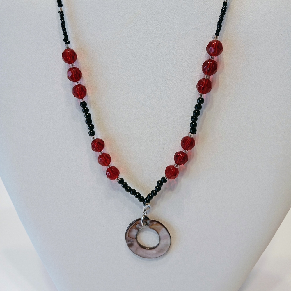 VTG Silvertone 30" MOP Glass Shell Pendant Blk Seed Bead Red Bead Spring Ring
